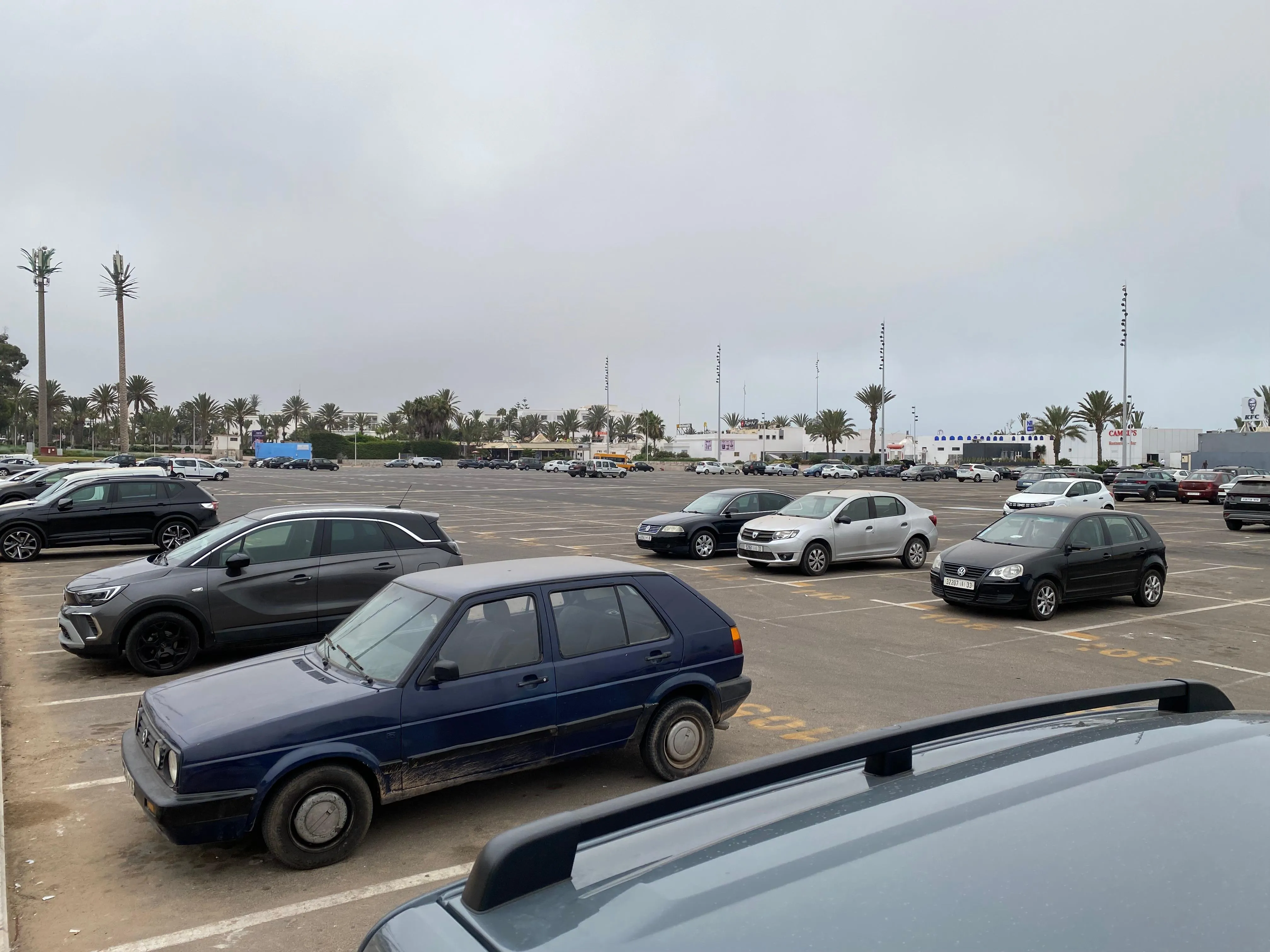 La Marina d'Agadir en voiture : accès, stationnement et ce que le quartier offre vraiment